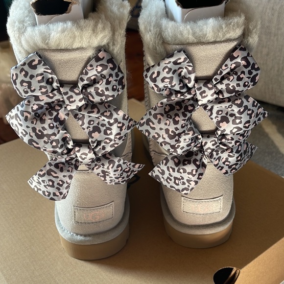 Ugg Bailey Bow Leopard - Picture 4 of 11